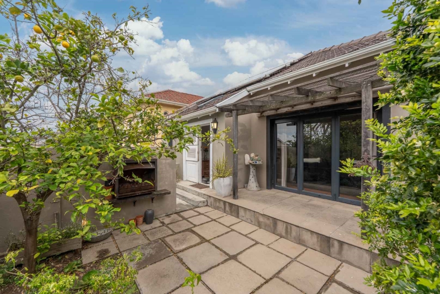 3 Bedroom Property for Sale in Gardens Western Cape